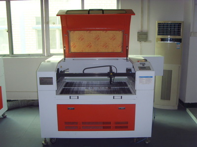 【大幅面皮革激光切割機(jī) 服裝加工設(shè)備 激光機(jī) 布料激光切割機(jī)】?jī)r(jià)格,廠(chǎng)家,圖片,激光焊機(jī),東莞市冠力激光科技-